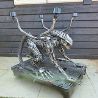 Inspired by: ALIEN FROM ALIEN VS PREDATOR TABLE MAPALIENTABLE