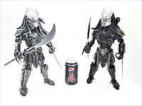 Predator 40cm ANCIENT  Standing 3 Weapons choice