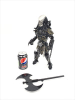 Predator 40cm ELDER  Standing 3 Weapons choice