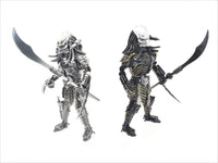 Predator 40cm FUGITIVE  Standing 3 Weapons choice