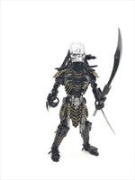 Predator 40cm FUGITIVE  Standing 3 Weapons choice