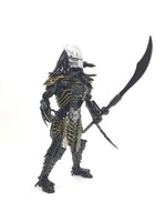 Predator 40cm FUGITIVE  Standing 3 Weapons choice