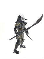 Predator 40cm FUGITIVE  Standing 3 Weapons choice