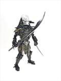 Predator 40cm FUGITIVE  Standing 3 Weapons choice