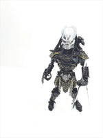 Predator 40cm FUGITIVE  Standing 3 Weapons choice