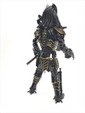 Predator 40cm FUGITIVE  Standing 3 Weapons choice