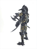 Predator 40cm FUGITIVE  Standing 3 Weapons choice