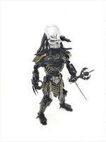 Predator 40cm FUGITIVE  Standing 3 Weapons choice